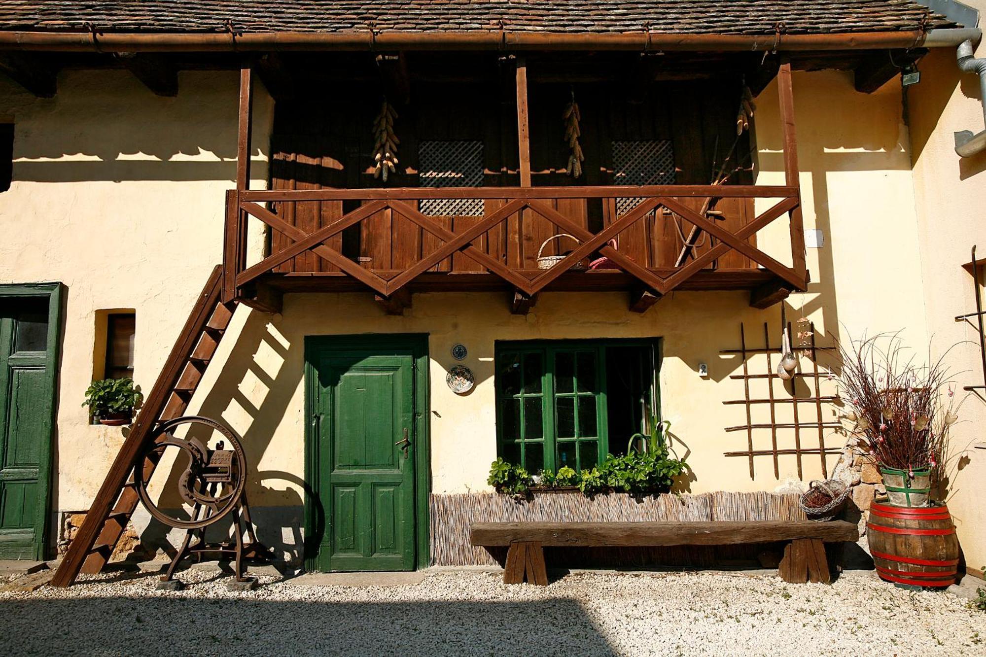 Keszi Panzio Hotel Budakeszi Exterior photo