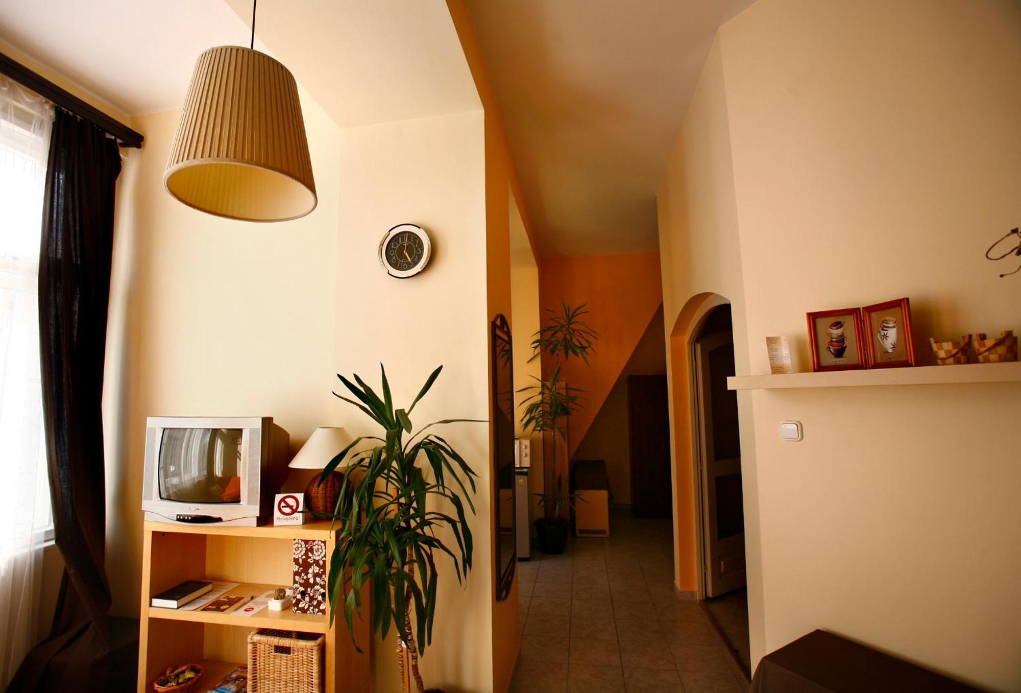 Keszi Panzio Hotel Budakeszi Exterior photo